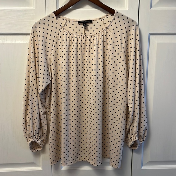 Women’s Banana Republic dot blouse cram/blush with black size medium - Picture 1 of 5